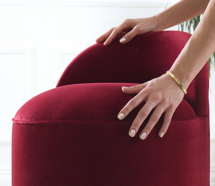 Atelier Del Sofa Puf de Terciopelo Rojo Claret Atelier Del Sofa Puf de Terciopelo Rojo Claret